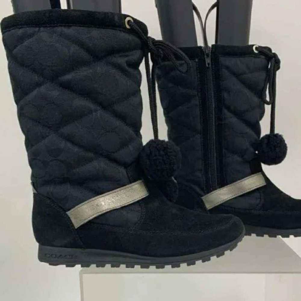 Coach Designer Unisex Quilted Black Winter Boots - Size 7B